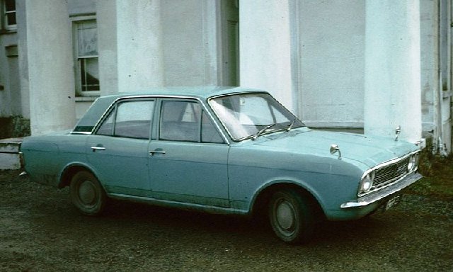 800px-Ford_Cortina_Mk_2_Sligo_photo_1974.jpg