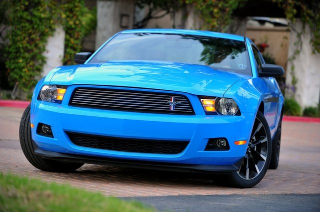 2011 V6 Mustang.jpg