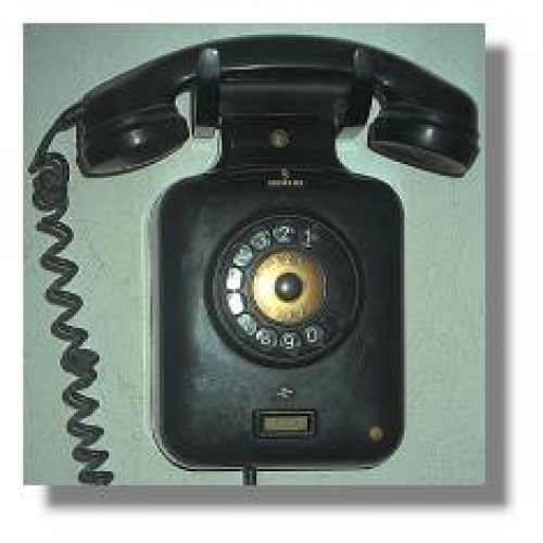 régi-telefon-modell-fotók-nb16832.jpg